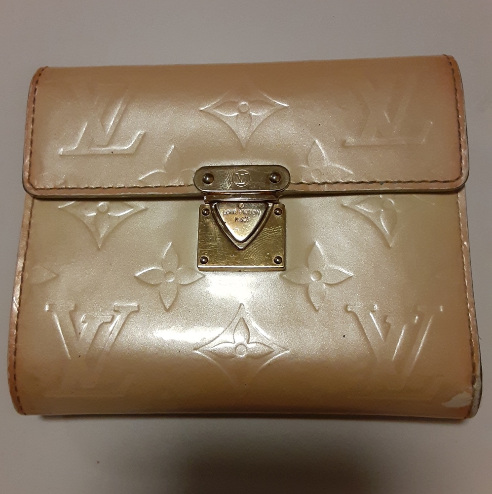 Louis Vuitton  Paris Wallet - Picture 13 of 16